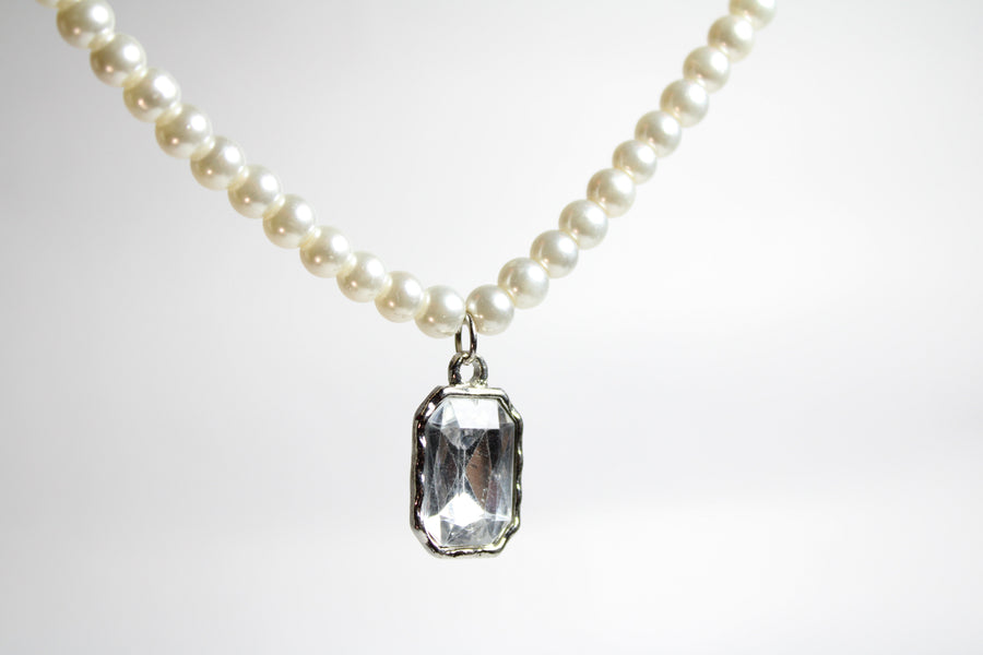 Chic Gem Necklace White Stone