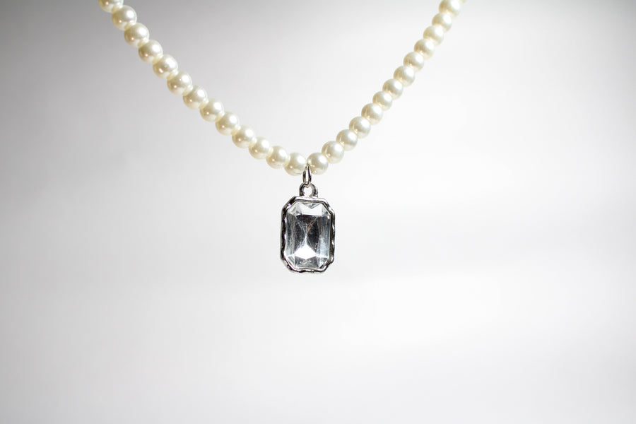 Chic Gem Necklace White Stone