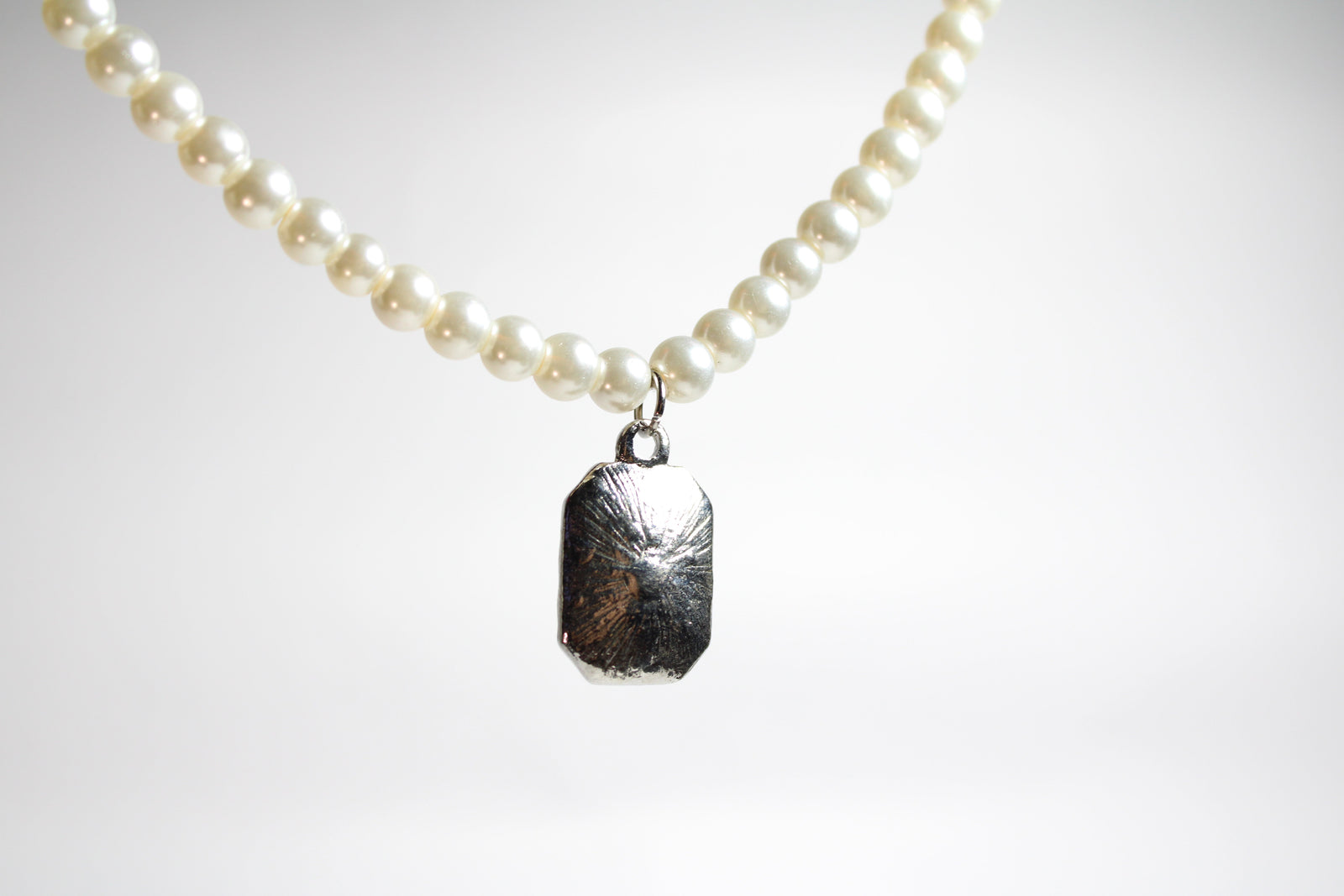 Chic Gem Necklace White Stone