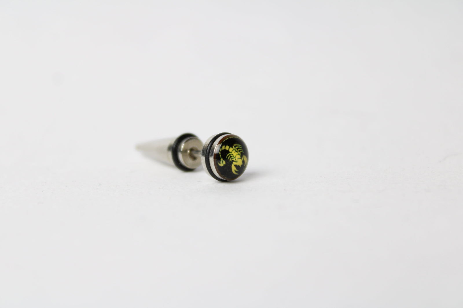 Nightshade Men's Earstud