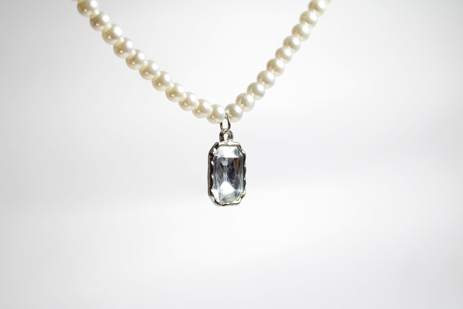 Chic Gem Necklace White Stone